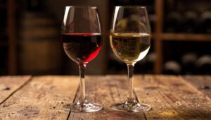 Ecco cosa rende unici e distinguibili i vini rossi dai bianchi